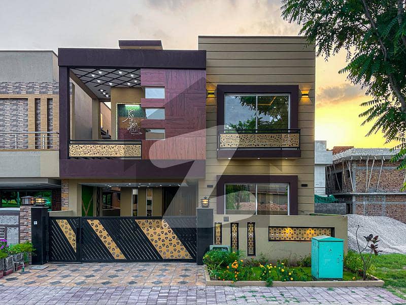 5 Bed 10 Marla Designer House 5 Bed 10 Marla Designer House