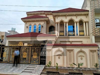 نظیر گارڈن سرگودھا میں 5 کمروں کا 9 مرلہ مکان 3.65 کروڑ میں برائے فروخت۔