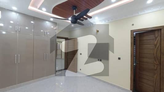 10 MARLA HOUSE FOR RENT IN DHA EME SOCIETY LAHORE.