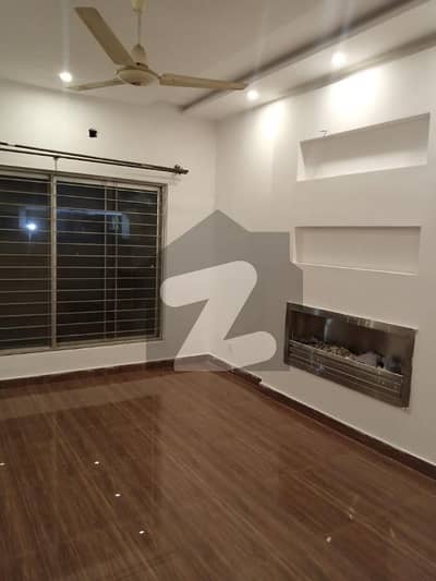 1 KANAL UPPER PORTION AVAILABLE FOR RENT IN DHA EME SOCIETY LAHORE.