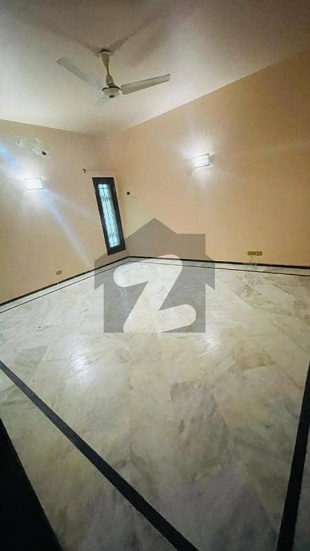 ڈی ایچ اے فیز 5 ڈی ایچ اے ڈیفینس,کراچی میں 5 کمروں کا 1 کنال مکان 3.5 لاکھ میں کرایہ پر دستیاب ہے۔
