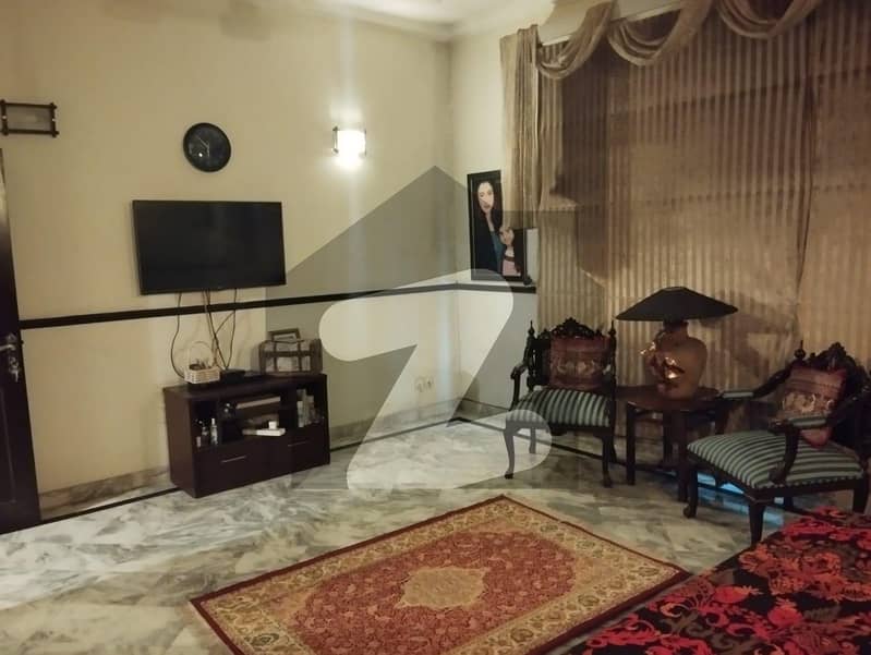 1 KANAL FULY FURNISHED HOUSE FOR RENT IN DHA PHASE 4 AA Block DHA