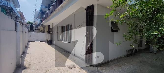 G-10/3 Open Basement Available For Rent 2 Bedrooms Original Picture Attached