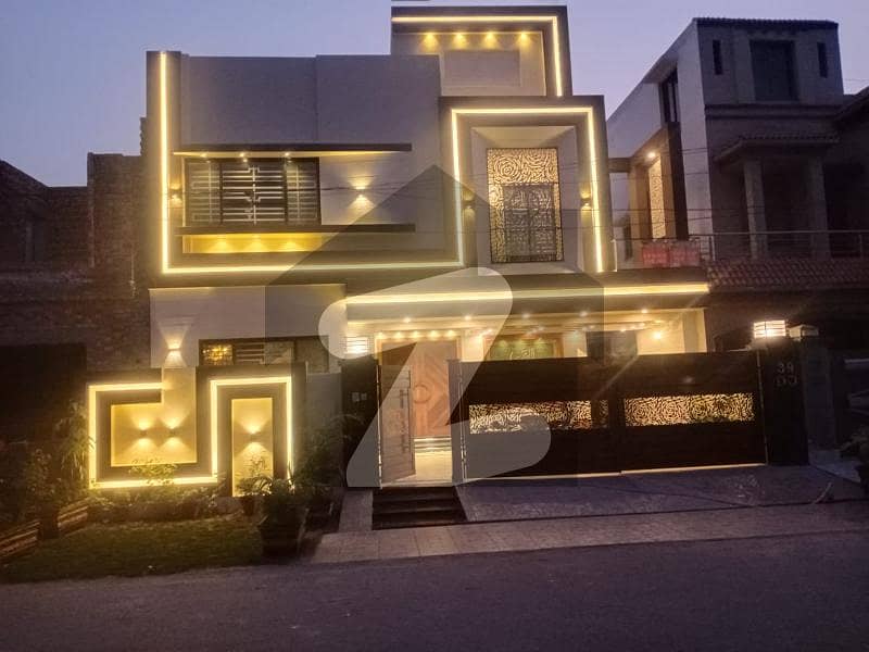 10 MARLA DOUBLE STORY LUXURY HOUSE FOR SALE IN BAHRIA TOWN LAHORE