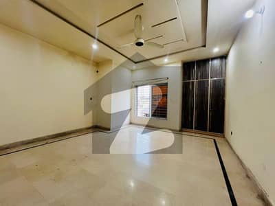 10 Marla 2nd Floor Luxury Portion Near Lawrence Road Jail Road Lawrence