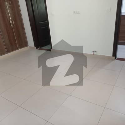 10 MARLA FLAT AVAILABLE FOR RENT IN ASKARI 10 SECTOR F