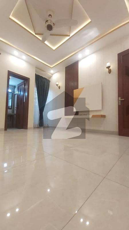 Prime Location 5 Marla Full House For Sale In Bahria Town