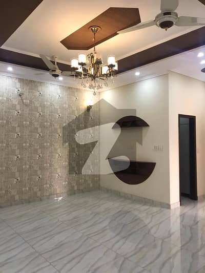 Prime Location 5 Marla Full House for Sale in Bahria Town