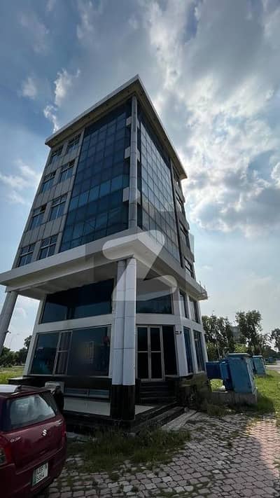 4 MARLA CORNER BUILDING AVAILABLE FOR RENT IN PHASE 8