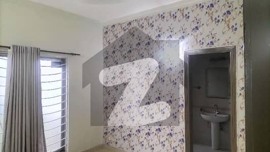 بحریہ ٹاؤن فیز 8 - سفاری ہومز بحریہ ٹاؤن فیز 8,بحریہ ٹاؤن راولپنڈی,راولپنڈی میں 2 کمروں کا 5 مرلہ مکان 40.0 ہزار میں کرایہ پر دستیاب ہے۔