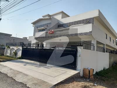 1 KANAL DOUBLE HOUSE IS AVAILABLE FOR SALE