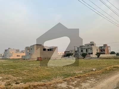 اے ڈبلیو ٹی فیز 2 ۔ بلاک ای۔2 اے ڈبلیو ٹی فیز 2,اے ڈبلیو ٹی آرمی ویلفیئر ٹرسٹ,رائیونڈ روڈ,لاہور میں 10 مرلہ رہائشی پلاٹ 90.0 لاکھ میں برائے فروخت۔