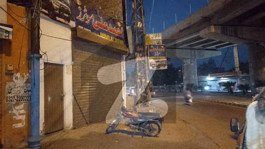 چونگی نمبر 8 ملتان میں 2 مرلہ دکان 35.0 ہزار میں کرایہ پر دستیاب ہے۔