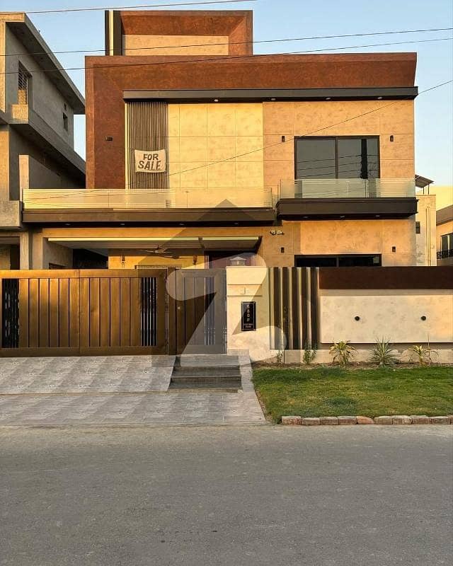 On Excellent Location In Central Park - Block F 10 Marla House For sale On Excellent Location In Central Park - Block F 10 Marla House For sale