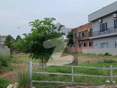 1 Kanal Possession Able Plot Available For Sale!! Just 1 Mint Drive From The Main Gate. 1 Kanal Possession Able Plot Available For Sale!! Just 1 Mint Drive From The Main Gate.