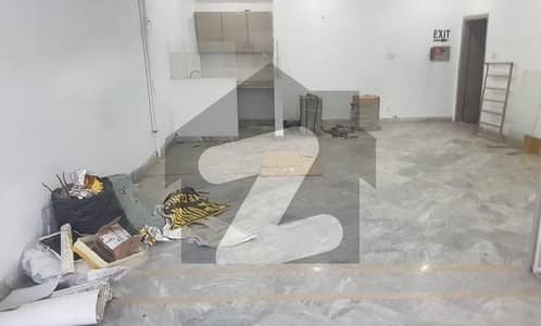 ڈی ایچ اے فیز9 پریزم - بلاک ایچ ڈی ایچ اے فیز9 پریزم,ڈی ایچ اے ڈیفینس,لاہور میں 4 مرلہ دفتر 68.0 ہزار میں کرایہ پر دستیاب ہے۔