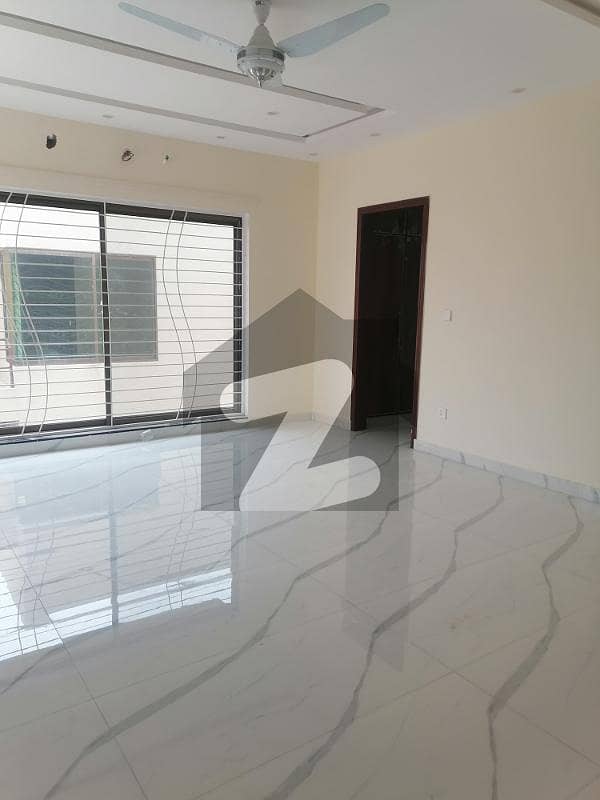 1 Kanal House Available For Rent 1 Kanal House Available For Rent