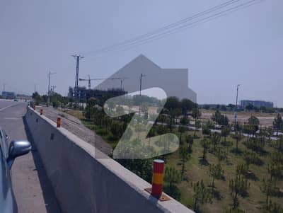 A Valuable 1 Kanal Plot C-Block In A Rapidly Growing Area, Perfect For Investors Seeking To Capitalize On The Local Real Estate Market. With Its Proximity To Major Highways And Commercial Centers, This Plot Is Poised For Significant Returns.