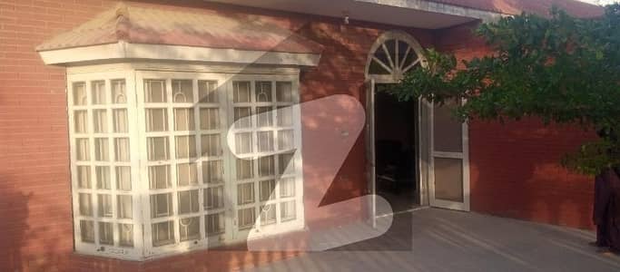 Phase 4 500 Yard Bungalow for Sale on Gizri Street