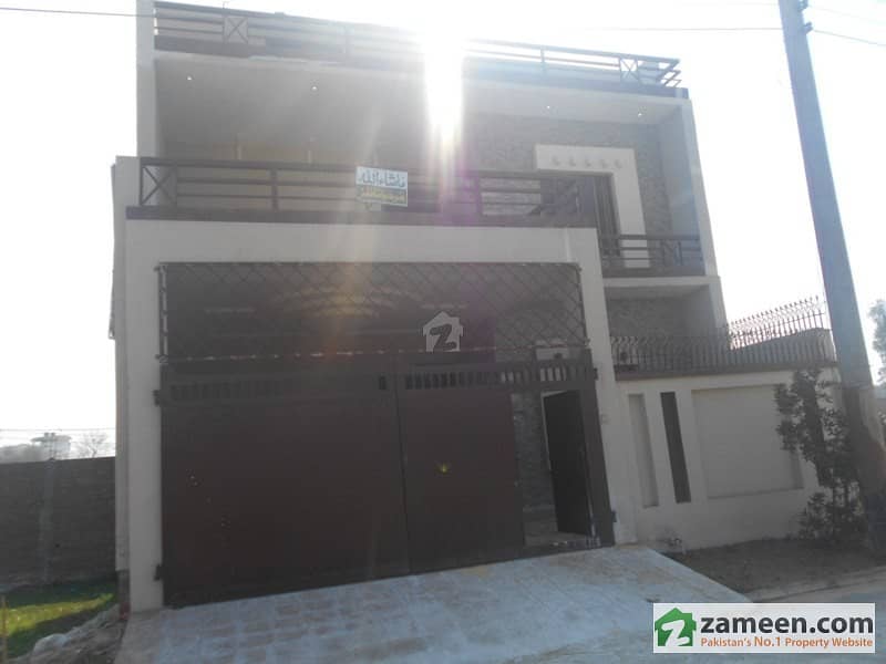 گلشن حمید فیصل آباد میں 5 کمروں کا 8 مرلہ مکان 1.1 کروڑ میں برائے فروخت۔