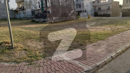 بحریہ ٹاؤن فیز 8 ۔ سیکٹر ای ۔ 3 بحریہ ٹاؤن فیز 8,بحریہ ٹاؤن راولپنڈی,راولپنڈی میں 5 مرلہ رہائشی پلاٹ 75.0 لاکھ میں برائے فروخت۔