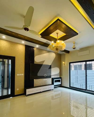 بینکرس ایوینیو کوآپریٹو ہاؤسنگ سوسائٹی لاہور میں 5 کمروں کا 9 مرلہ مکان 3.0 کروڑ میں برائے فروخت۔ بینکرس ایوینیو کوآپریٹو ہاؤسنگ سوسائٹی لاہور میں 5 کمروں کا 9 مرلہ مکان 3.0 کروڑ میں برائے فروخت۔