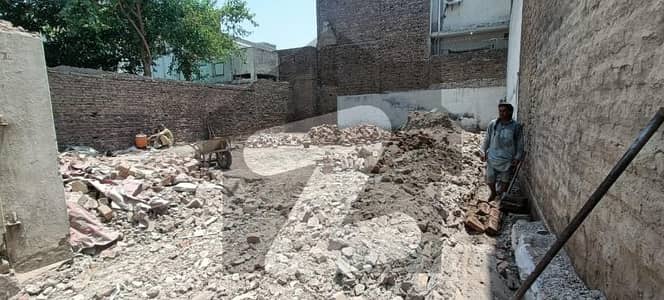 Perfect Prime Location 3 Marla Residential Plot In Gulberg For sale