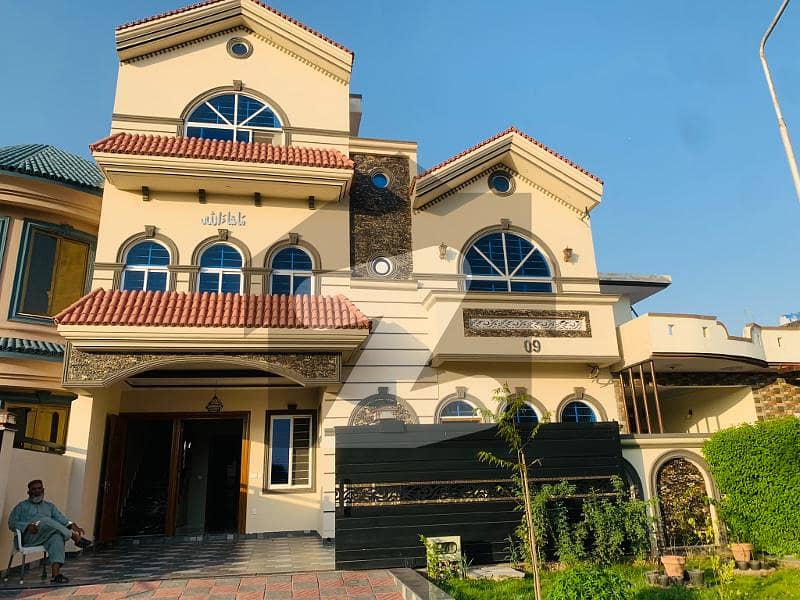 10 Marla Luxury House For Sale In G-13 Islamabad