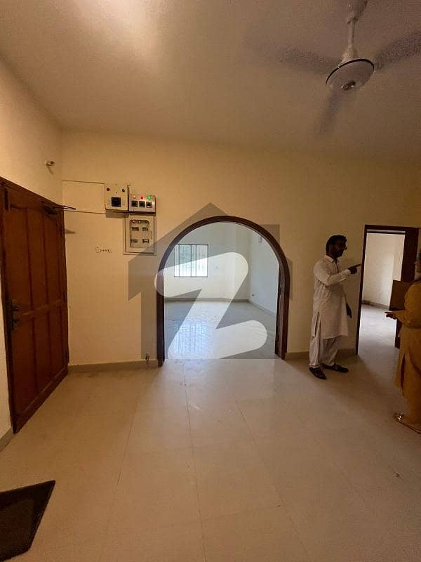 1600 SQFT Apartment For Sale Ideal Location Clifton Block 2. 1600 SQFT Apartment For Sale Ideal Location Clifton Block 2.