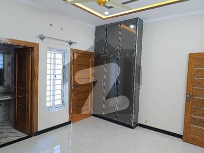 سوان گارڈن - بلاک ایچ ایکسٹینشن سوان گارڈن,اسلام آباد میں 5 کمروں کا 7 مرلہ مکان 2.95 کروڑ میں برائے فروخت۔