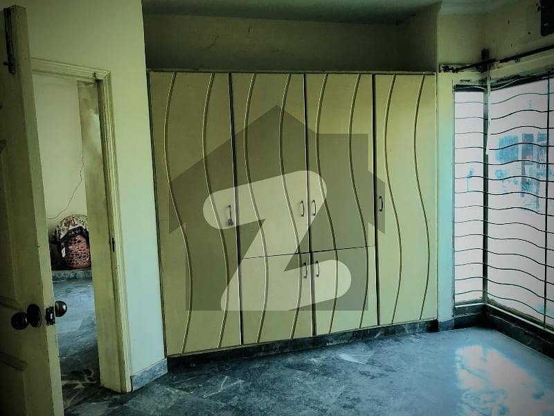 10 Marla Upper Portion Available For Rent 10 Marla Upper Portion Available For Rent