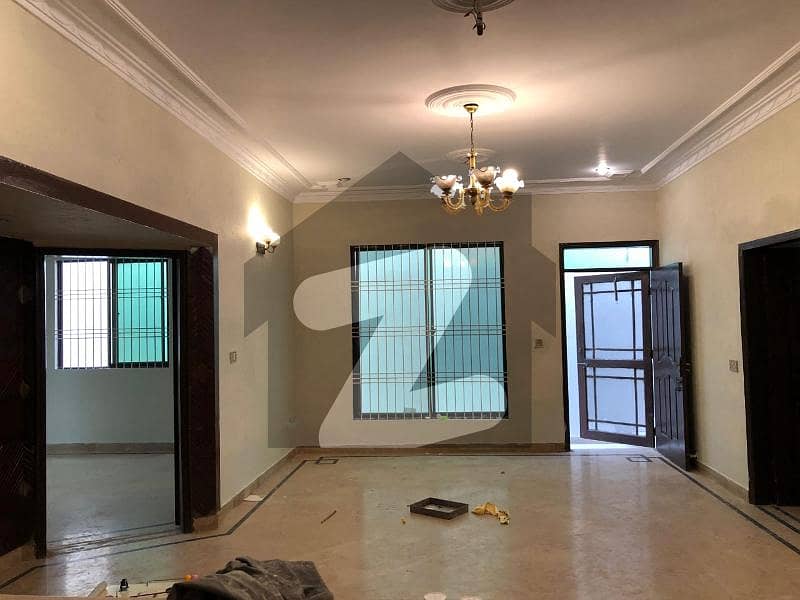 240 Sq Yard 3 Bed DD Independent Bungalow 240 Sq Yard 3 Bed DD Independent Bungalow