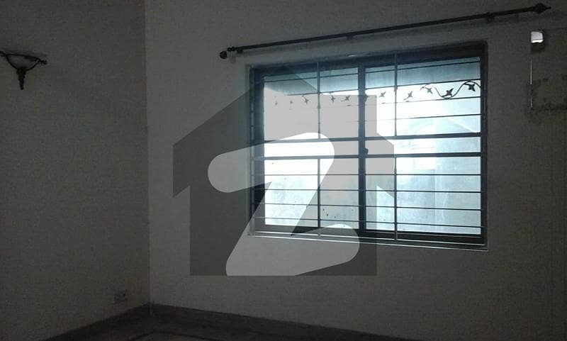 10 Marla Upper Portion Available For Rent 10 Marla Upper Portion Available For Rent