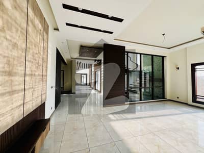 ڈی ایچ اے فیز 6 ڈی ایچ اے ڈیفینس,کراچی میں 6 کمروں کا 2 کنال مکان 35.0 کروڑ میں برائے فروخت۔