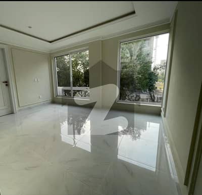 بحریہ ٹاؤن سیکٹر ای بحریہ ٹاؤن,لاہور میں 2 کمروں کا 4 مرلہ فلیٹ 1.3 کروڑ میں برائے فروخت۔