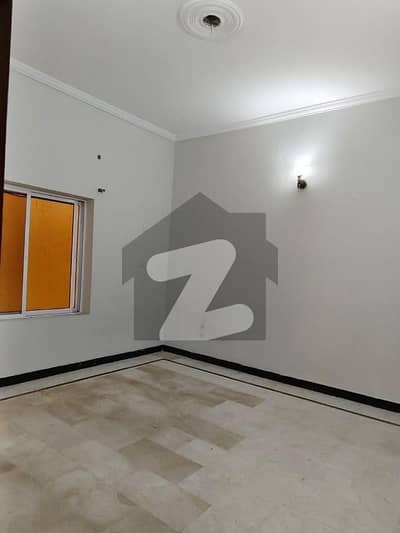 ورسک روڈ پشاور میں 8 کمروں کا 7 مرلہ مکان 72.0 ہزار میں کرایہ پر دستیاب ہے۔