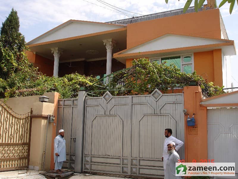 University Town Circular Lane - One Kanal House For Sale