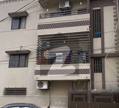 بہادر آباد گلشنِ اقبال ٹاؤن,کراچی میں 9 کمروں کا 6 مرلہ مکان 6.99 کروڑ میں برائے فروخت۔