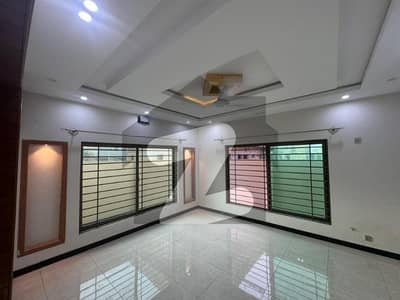 10 House For Sale In Top A Block 10 House For Sale In Top A Block