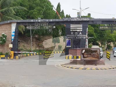 400 Yard Double Storey Bangalow Out Class Location Extremely Well Maintained Bangalow Reasonable Price