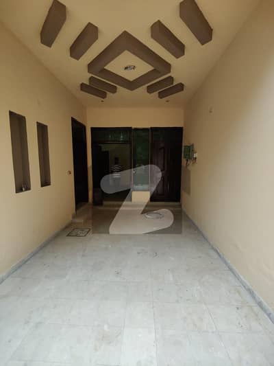 جوہر ٹاؤن فیز 2 جوہر ٹاؤن,لاہور میں 1 کمرے کا 5 مرلہ زیریں پورشن 50.0 ہزار میں کرایہ پر دستیاب ہے۔