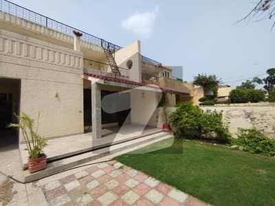 کینٹ لاہور میں 4 کمروں کا 1 کنال مکان 8.0 کروڑ میں برائے فروخت۔