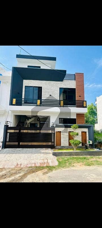 BRAND NEW DOUBLE STOREY HOUSE