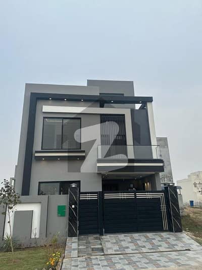 لو کاسٹ ۔ بلاک ڈی لو کاسٹ سیکٹر,بحریہ آرچرڈ فیز 2,بحریہ آرچرڈ,لاہور میں 3 کمروں کا 5 مرلہ مکان 1.6 کروڑ میں برائے فروخت۔