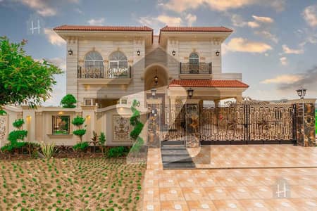 ڈی ایچ اے فیز 7 - بلاک وائے فیز 7,ڈیفنس (ڈی ایچ اے),لاہور میں 5 کمروں کا 1 کنال مکان 6.75 کروڑ میں برائے فروخت۔ ڈی ایچ اے فیز 7 - بلاک وائے فیز 7,ڈیفنس (ڈی ایچ اے),لاہور میں 5 کمروں کا 1 کنال مکان 6.75 کروڑ میں برائے فروخت۔