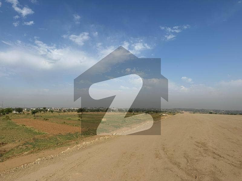 چک بیلی خان راولپنڈی میں 100 کنال صنعتی زمین 2.5 کروڑ میں برائے فروخت۔