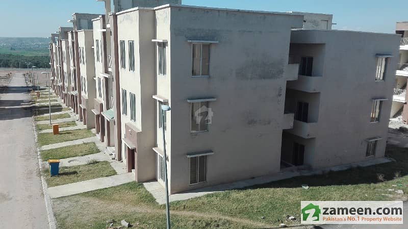 2 Bedrooms Villa On First Floor For Secure Family Living For Sale