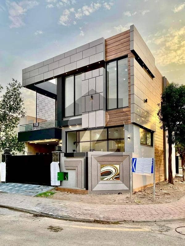 Corner House Or Designer House