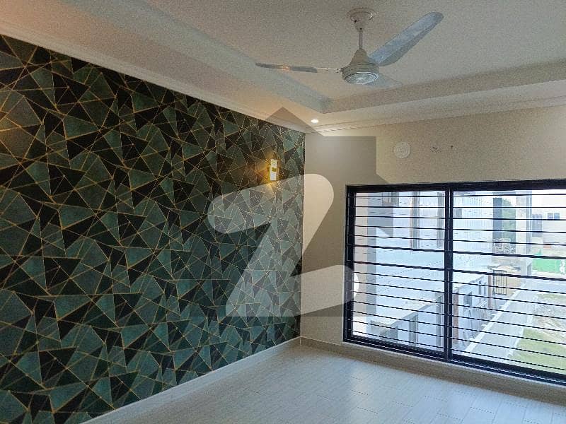 D Block 8 Marla House For Rent