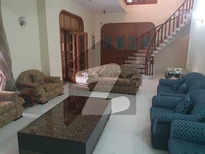 1 Kanal Corner House Available For Sale